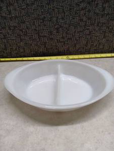 lot 2106 image: Corelle 10.25 inch Divided Plate White