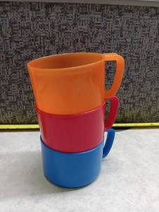 lot 2138 image: Nesting Measuring Cups Set 3-Piece Orange Red Blue