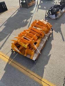 lot 63006 image: Captok 8 pc CAT 301 Excavator Attachment set