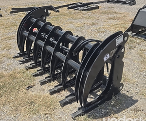 lot 66025 image: 72 Inch Hydraulic Curved Wood Grapple for Skid Steer Loaders (CK-CLG72)