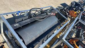 lot 61025 image: LandHonor Skid Steer Vibratory Roller  SVR-11-66W