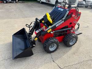 lot 67004 image: Stand-On Mini Track Skid Steer Loader with 40-Inch Bucket (CK-323TZ)