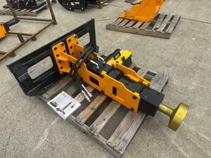 lot 67029 image: Hydraulic Post Driver for Skid Steer Loaders (CK-D680)