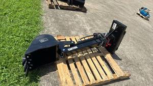 lot 67072 image: Mini Skid Steer Backhoe (CK-ZWB)