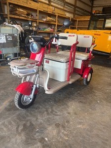 lot 124 image: UNUSED - 2026 - SD Lanch Mini Electric Golf Cart