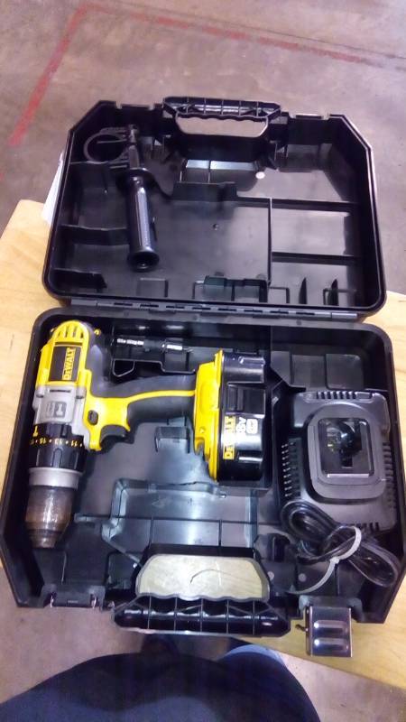 lot 3875 image: 12 (13MM) 18V CORDLESS XRP HAMMERDRILLDRILLDRIVER KIT
