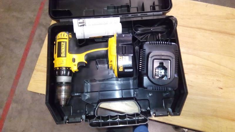 lot 3881 image: 18-Volt XRP NiCd Cordless 12 in. Hammer DrillDriver with (2) Batteries 2.4Ah, 1-Hour Charger and Case