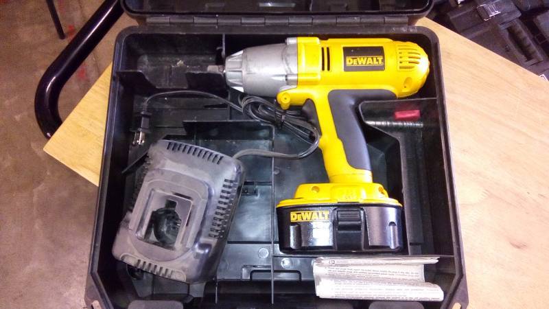 lot 3894 image: 18-Volt XRP NiCd Cordless 12 in. Impact Wrench