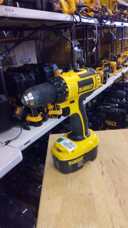 lot 3922 image: DeWalt DC720 18-Volt Cordless 12-Inch DrillDriver