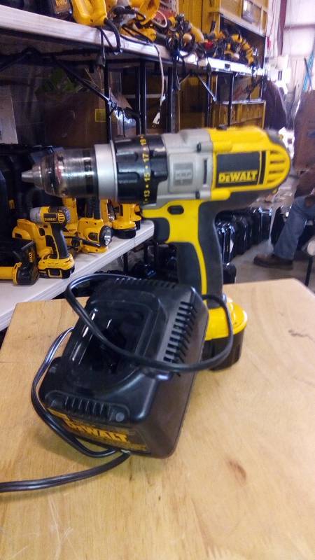 lot 3923 image: 18-Volt XRP NiCd Cordless DrillDriver