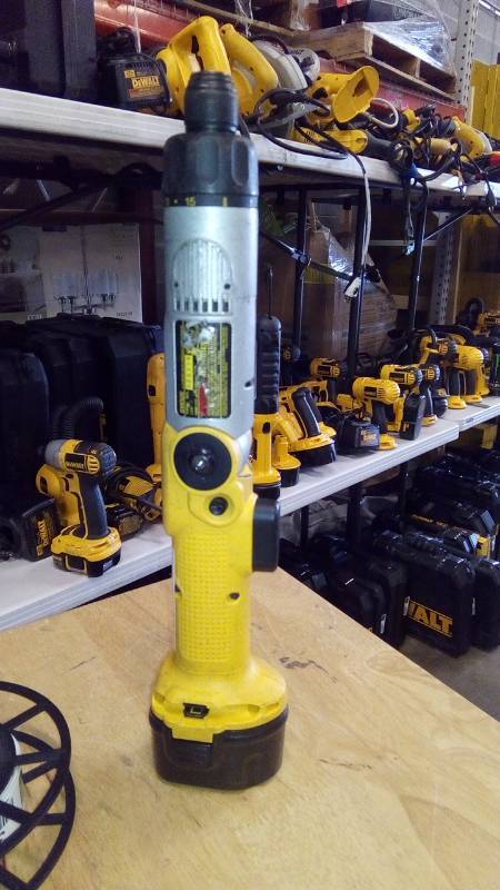 lot 3924 image: 7.2-Volt NiCd Cordless Two-Position Screwdriver