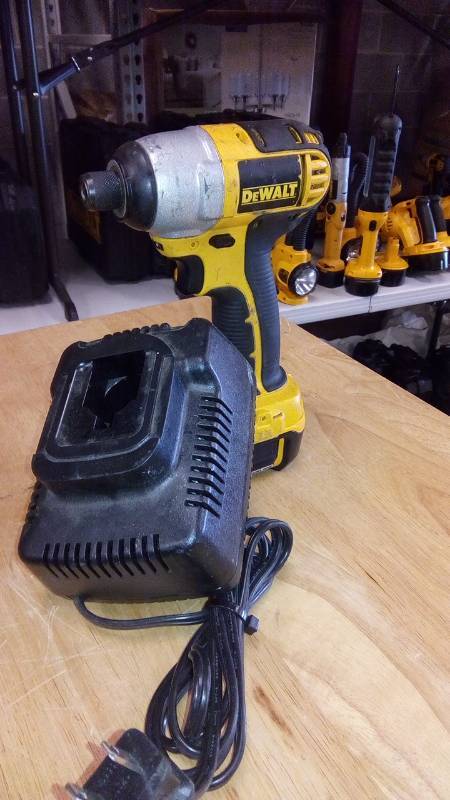 lot 3925 image: 14 (6.35MM) 18V CORDLESS IMPACT DRIVER