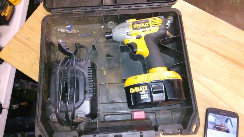 lot 3934 image: 18-Volt 14 in. (6.4 mm) Cordless Impact Driver