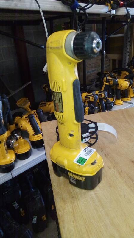 lot 3937 image: DeWalt 18V 38 Right Angle Drill Driver DW960