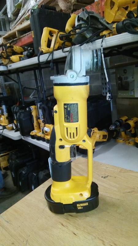 lot 3947 image: 18V 4-12 (114MM) CORDLESS CUT-OFF TOOL
