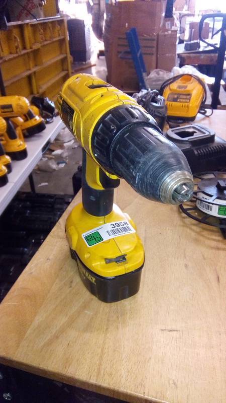 lot 3958 image: 18V 12 (13MM) CORDLESS COMPACT DRILLDRIVER