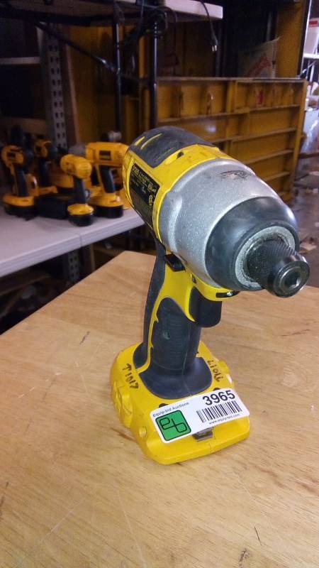 lot 3965 image: 14 (6.35MM) 18V CORDLESS IMPACT DRIVER
