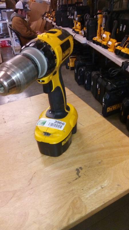 lot 3966 image: DEWALT Dc725b 18v 18 Volt XRP Lithium Ion 12 Hammerdrill Driver