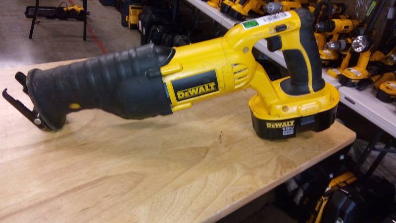 lot 3972 image: 18-Volt NiCd Cordless Reciprocating Saw