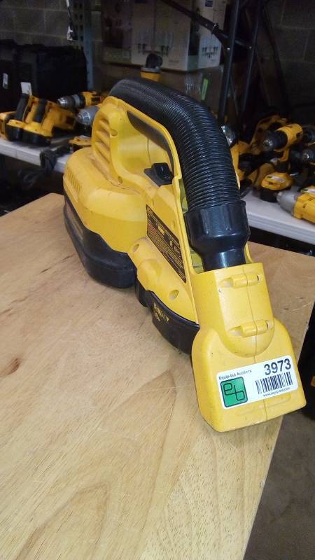 lot 3973 image: DeWALT DC515 - BlackYellow - Vacuum Cleaner