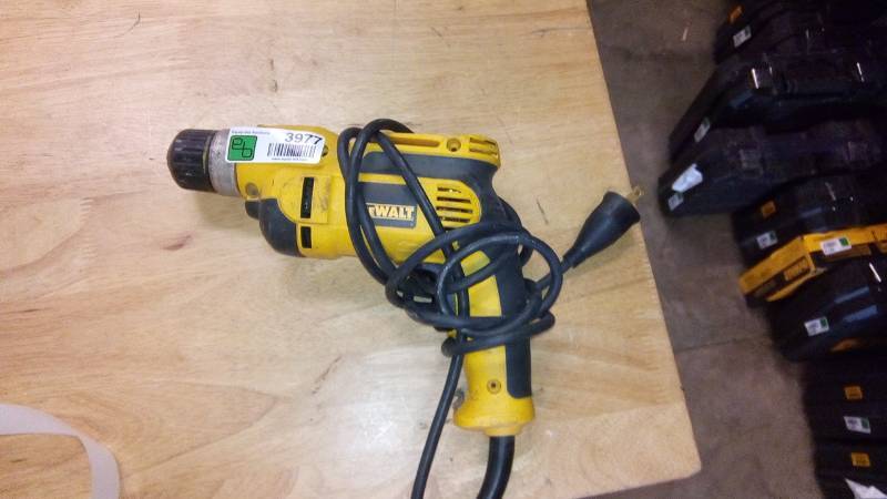 lot 3977 image: DEWALT VSR Pistol Grip Corded Electric Drill