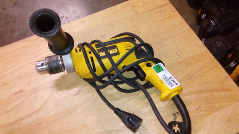 lot 3984 image: Corded Rotary Hammer Drill, 7A  120V