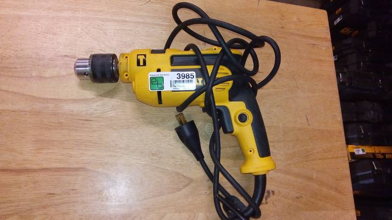 lot 3985 image: Corded Rotary Hammer Drill, 7A  120V