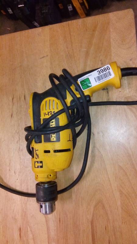 lot 3986 image: Corded Rotary Hammer Drill, 7A  120V