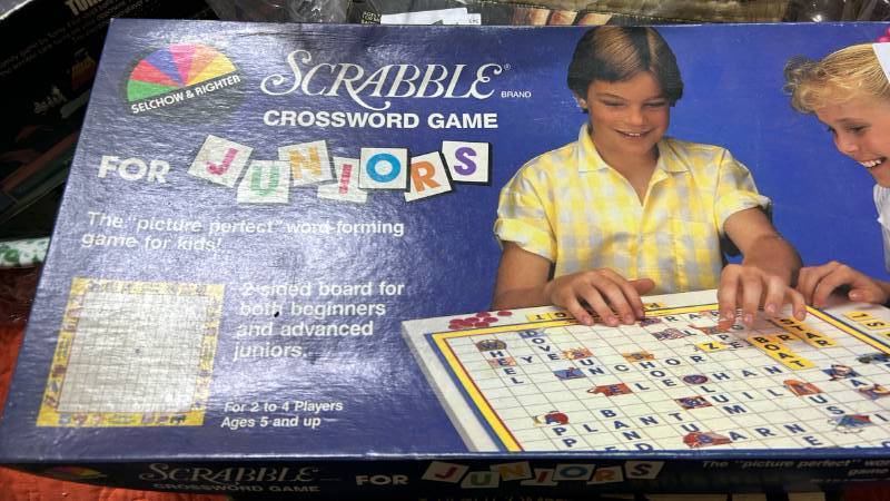 lot 40449 image: Scrabble Junior & Tournament Chess Set Board Game Lot
