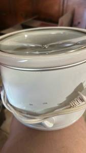 lot 6994 image: White Electric Food Warmer Slow Cooker with Glass Lid OFF LOW HIGH