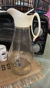 lot 6995 image: Proctor Silex Coffee Maker Thermal Carafe with Starburst Design