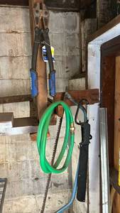 lot 7027 image: MOI Bolt Cutter and Garden Hose Lot