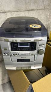 lot 7030 image: Minivox 5-Disc CD Changer Boombox with Radio and Cassette