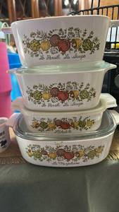 lot 7075 image: Corning Ware Casserole Dishes with Lids 4-Piece Set Herb and Fruit Design