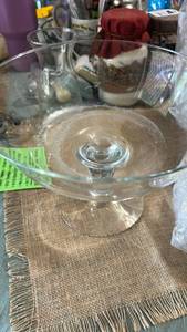 lot 7086 image: Princess House Clear Glass Pedestal Bowl Dish