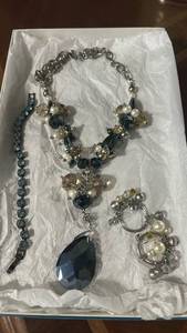 lot 60066 image: Beaded Necklace and Bracelet Set with Black Faceted Pendant
