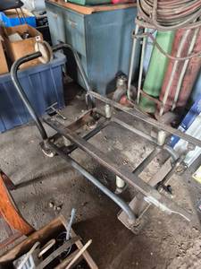 lot 33 image: Heavy Duty Platform Cart with Handle and Casters