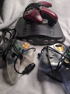 lot 2004 image: Nintendo 64 Console with 3 Controllers and Accessories