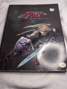 lot 2011 image: The Legend of Zelda Twilight Princess GameCube Version Official Strategy Guide