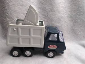 lot 2206 image: Tonka Metal Dump Truck&nbsp