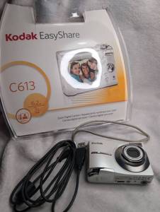 lot 2501 image: Kodak EasyShare C613 6.2MP Digital Camera with 3x Optical Zoom