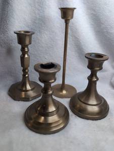 lot 3501 image: 4 Brass Candlestick Holders Varying Heights