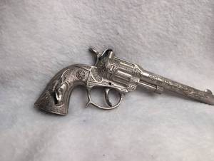 lot 3505 image: Star Revolver Decorative Die-Cast Miniature Pistol