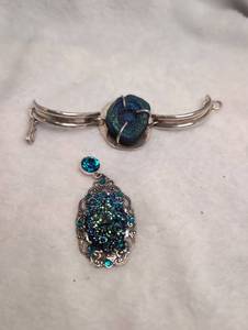lot 4005 image: 2-Piece Druzy Crystal Pendant and Bracelet Set&nbsp