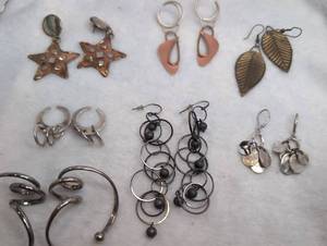 lot 4009 image: Mixed Metal Earrings Lot 7 Pairs Star Leaf Hoop Dangles