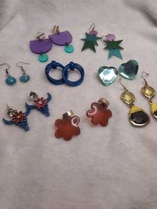 lot 4010 image: Lot of 8 Pairs Assorted Retro Earrings Mixed Styles