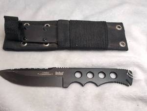 lot 4501 image: United Cutlery Combat Commander Fixed Blade Knife with Sheath