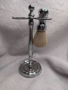 lot 5016 image: Shaving Brush Stand  Brush