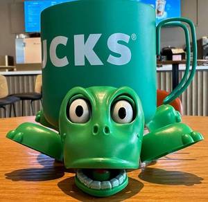 lot 6568 image: JOD Funny Turtle Coaster Cup Holder Cute 3D Animal Drink Holder with Moving Limbs, Unique for Mom, Novelty Desk Decor for Women (Green Pro)