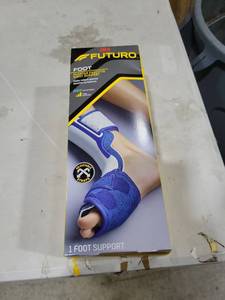 lot 7638 image: FUTURO Plantar Fasciitis Night Support  Adjustable